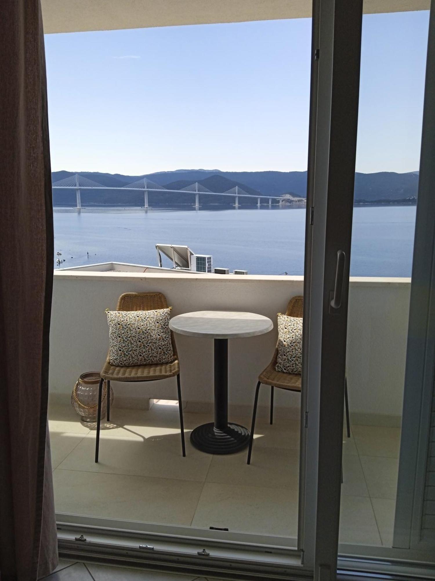 Apartmani More Komarna Buitenkant foto