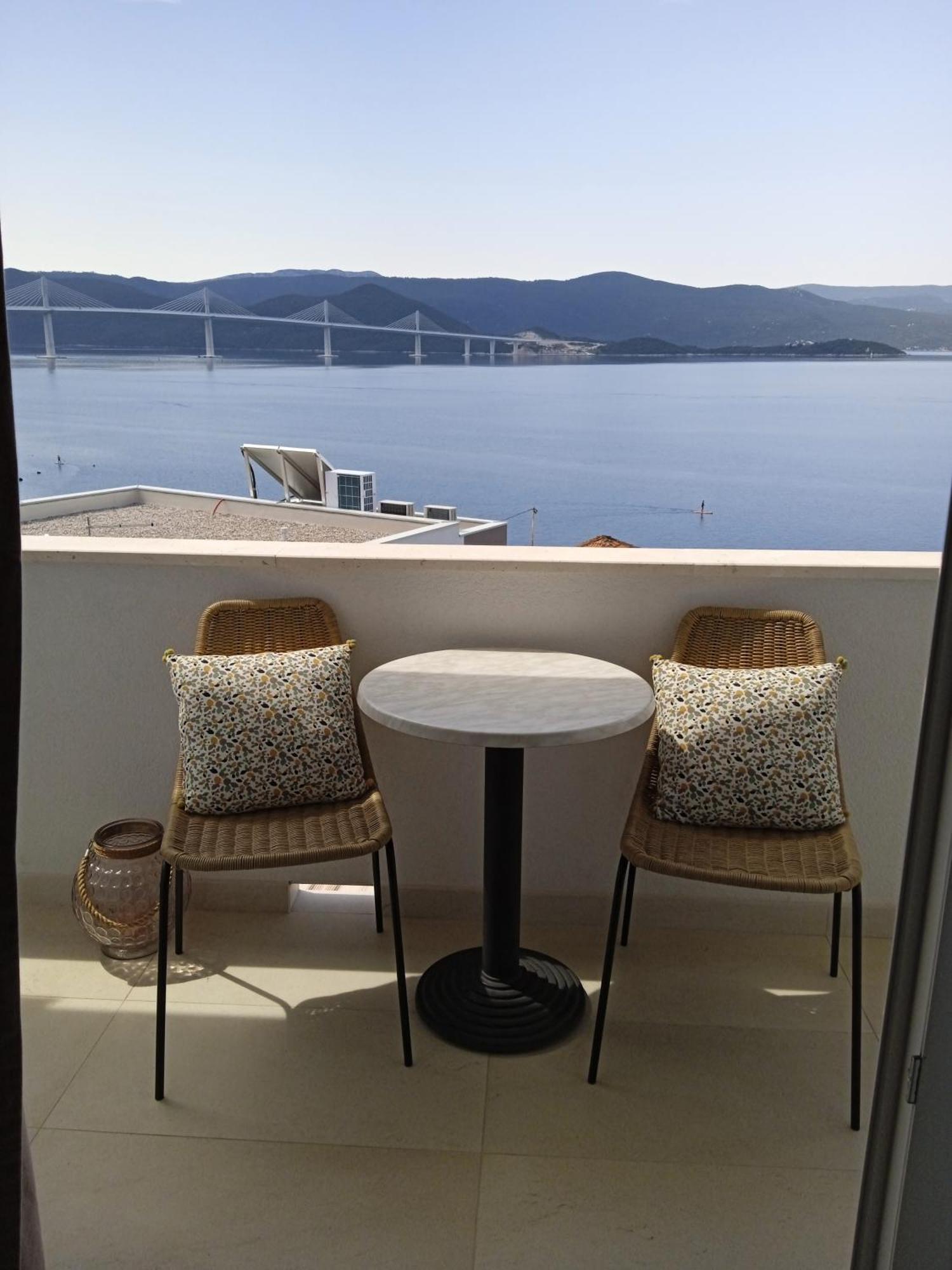 Apartmani More Komarna Buitenkant foto