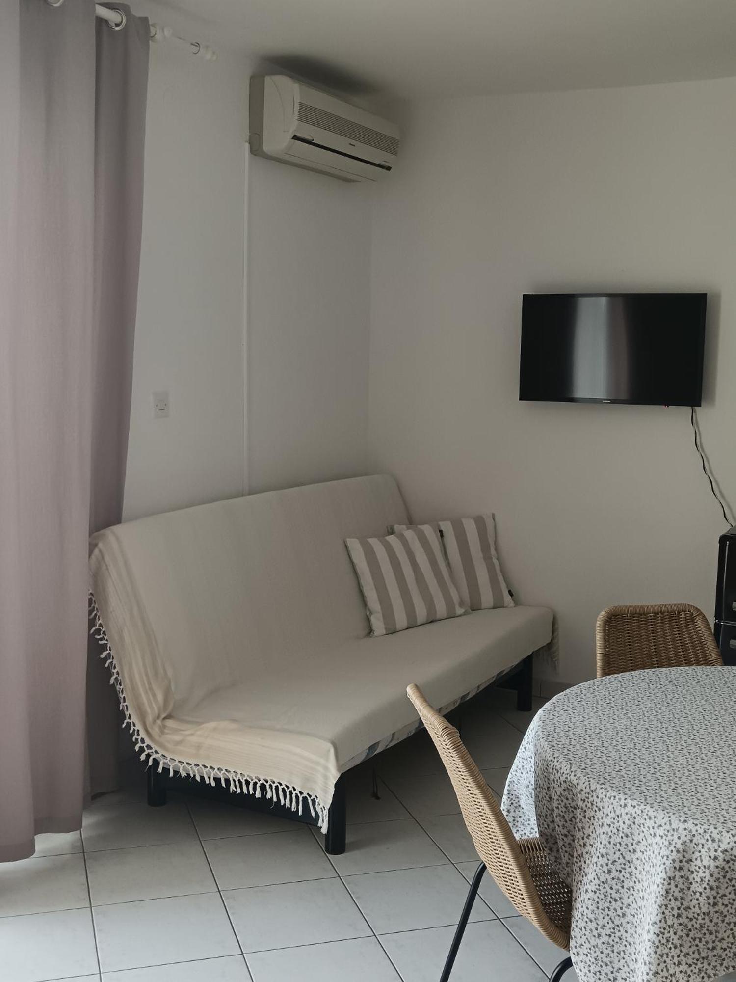Apartmani More Komarna Buitenkant foto