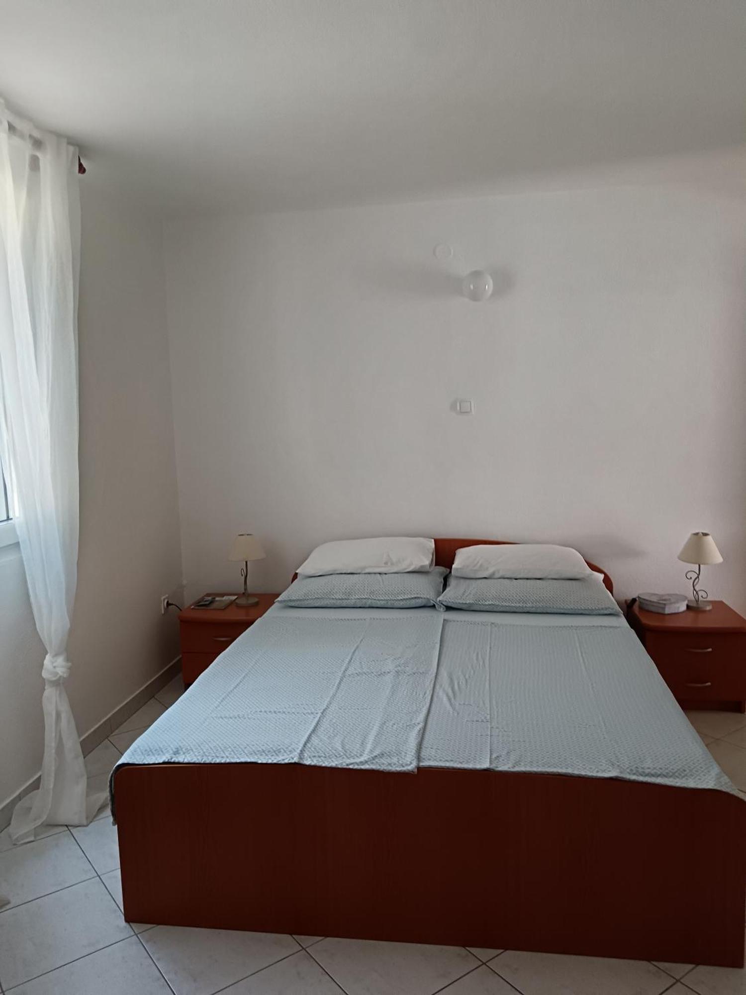 Apartmani More Komarna Buitenkant foto