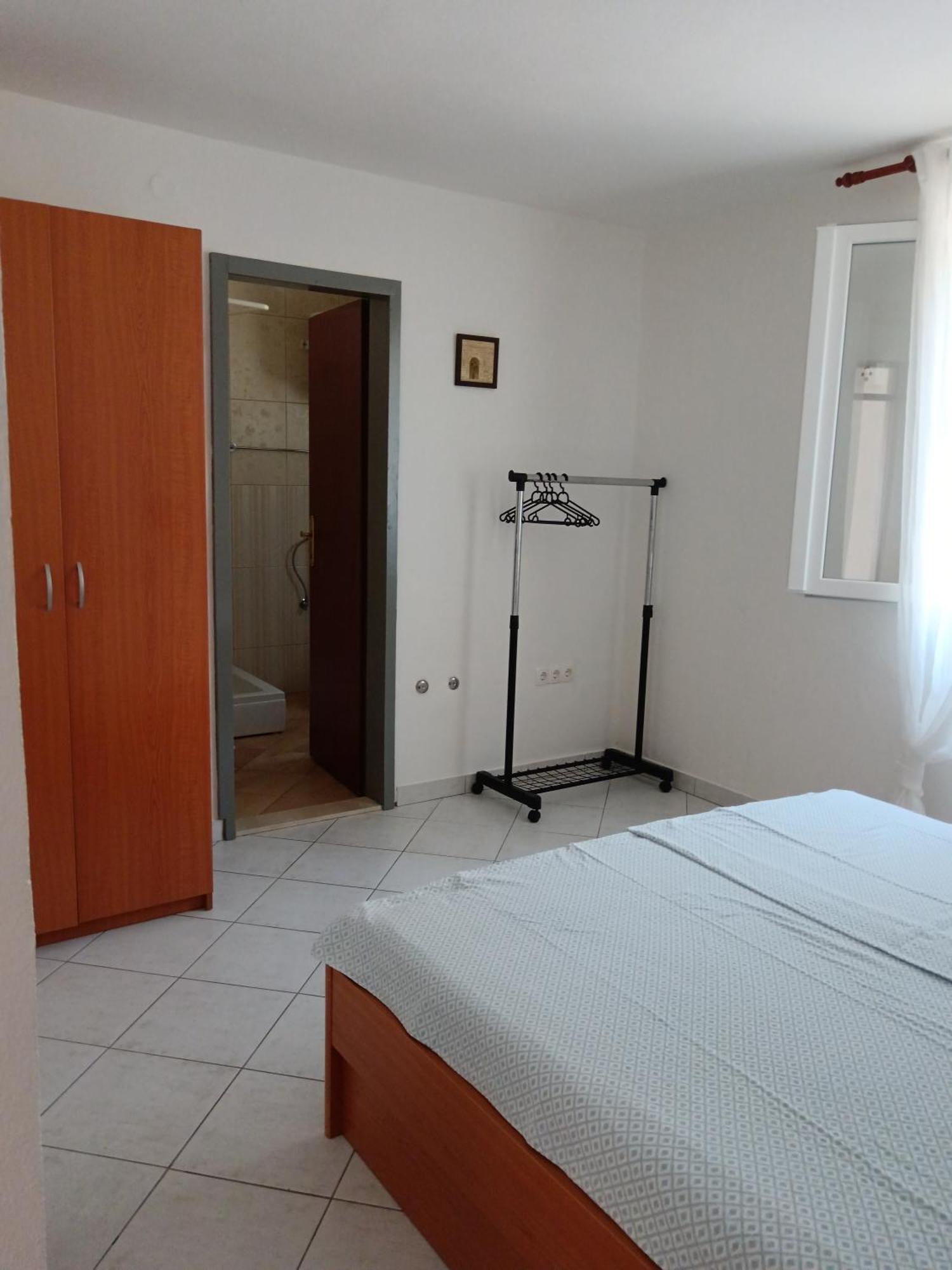 Apartmani More Komarna Buitenkant foto