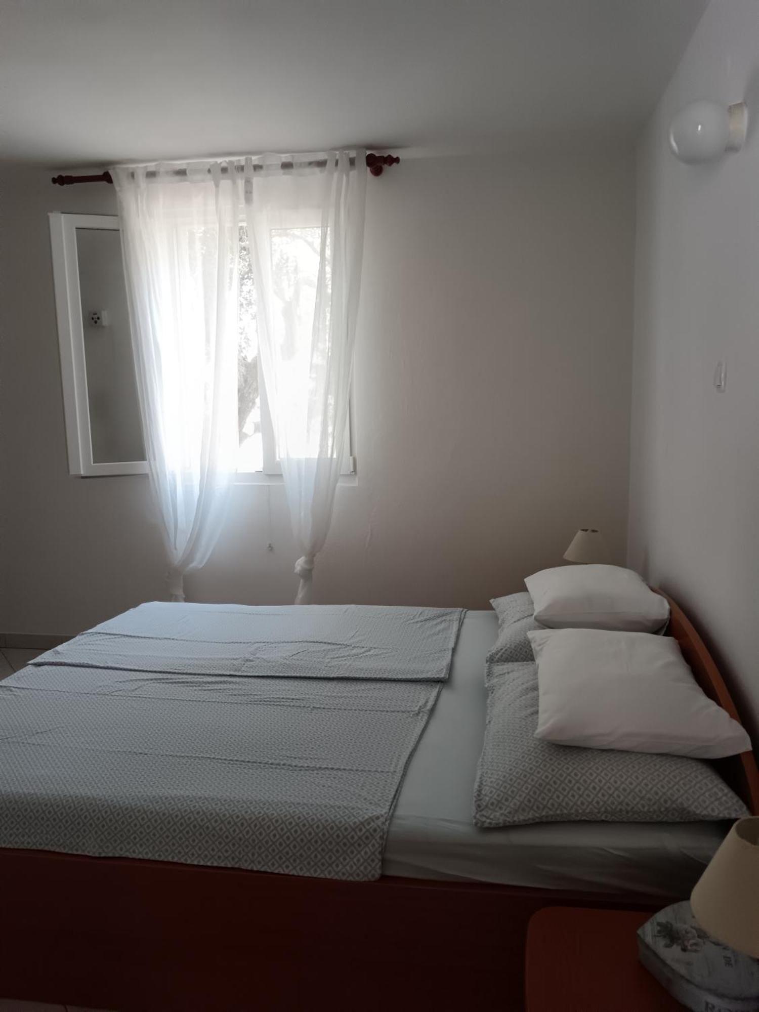 Apartmani More Komarna Buitenkant foto