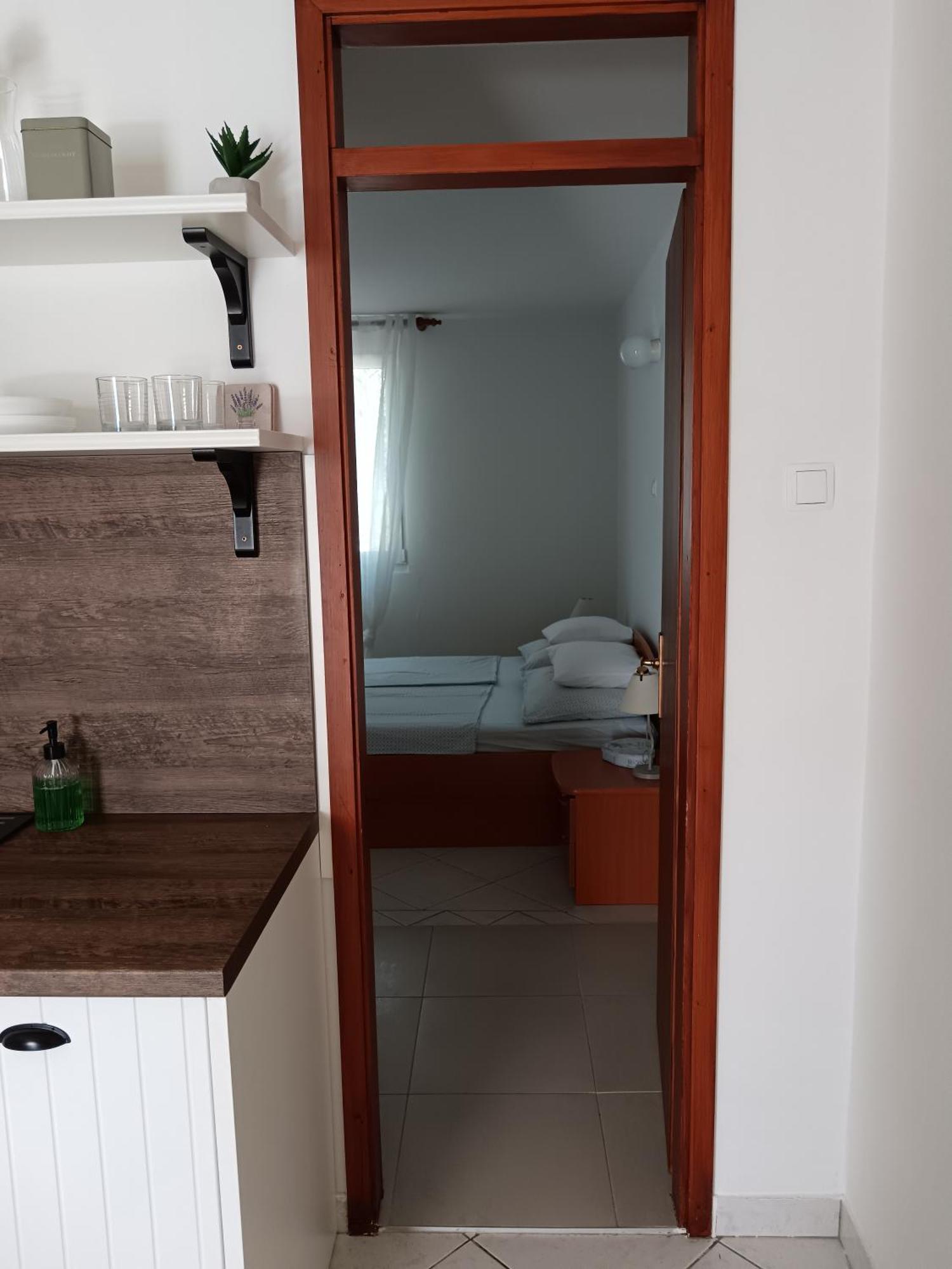 Apartmani More Komarna Buitenkant foto