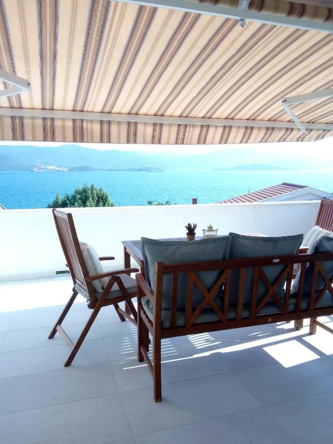 Apartmani More Komarna Buitenkant foto