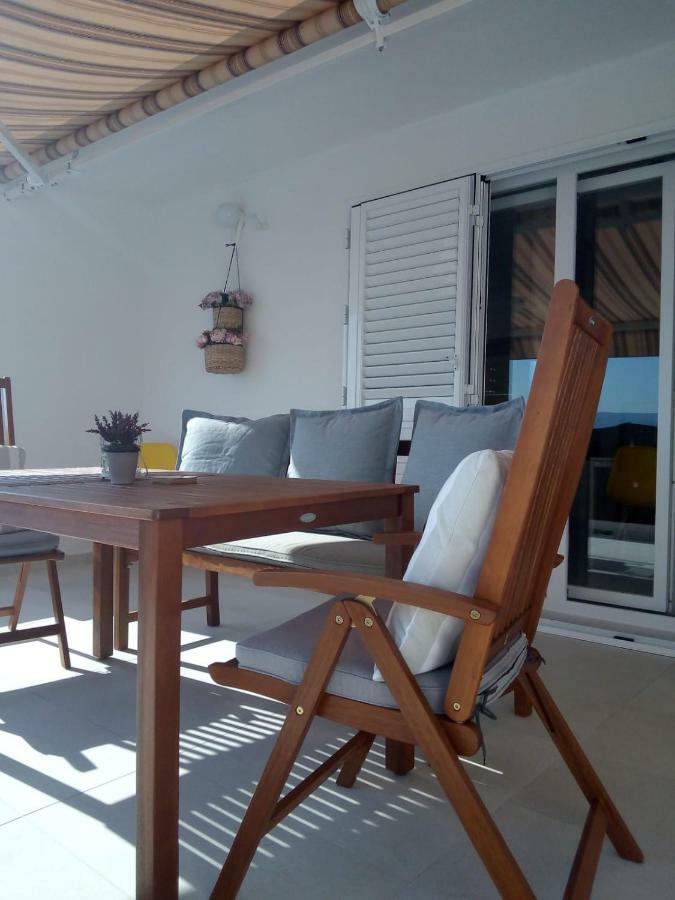 Apartmani More Komarna Buitenkant foto